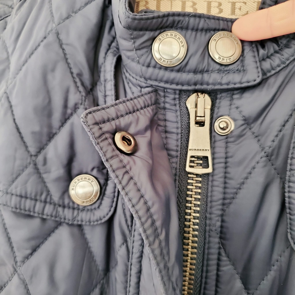 Burberry Short Finsbridge Quilted Jacket - Picture 5 of 12